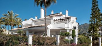 This luxurious and very spacious south facing 4 bedroom prop