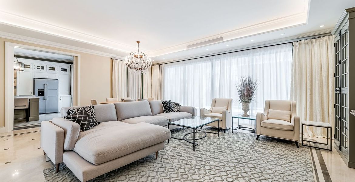 Вилла на продажу в Villa Padierna Golf 