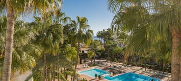 Modern renovated duplex penthouse for sale in puente romano