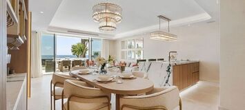Frontline beach apartment in Puente Romano