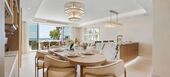 Frontline beach apartment in Puente Romano