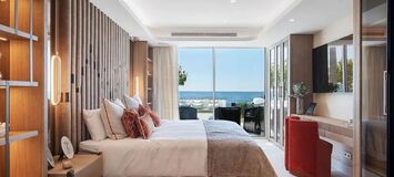 Frontline beach apartment in Puente Romano