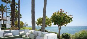 Frontline beach apartment in Puente Romano