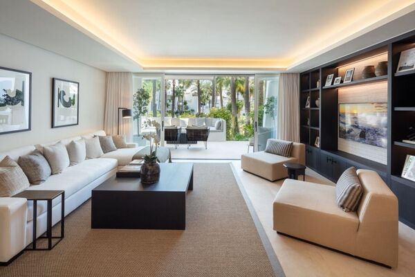 Apartment in Marina Puente Romano for sale