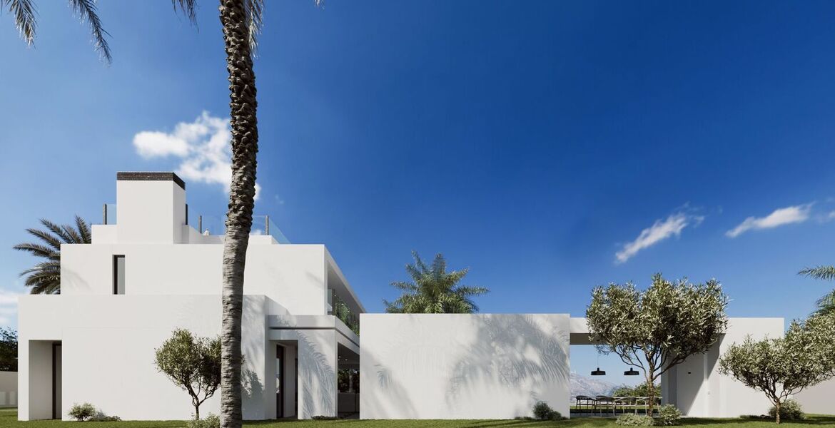 Villa for sale in Cascada de Camojan Marbella