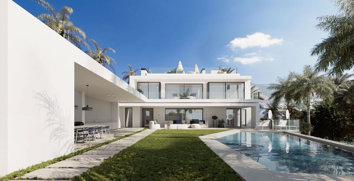 Villa for sale in Cascada de Camojan Marbella
