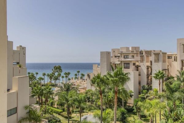 Apartment for sale in Bahia de la Plata Estepona
