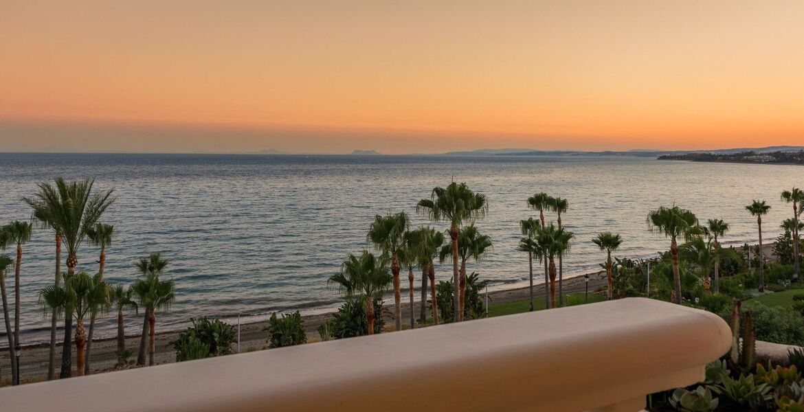 Apartment for sale in Estepona New Golden Mile