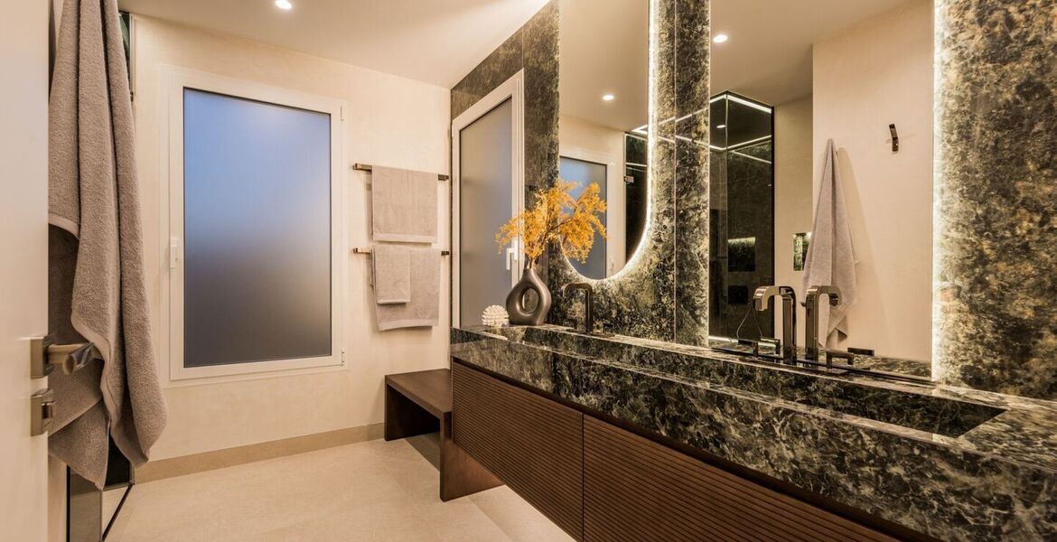 Apartment for sale in Estepona New Golden Mile