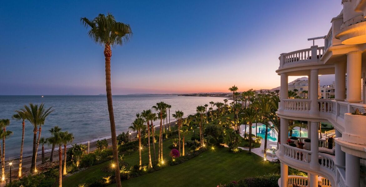 Apartment for sale in Estepona New Golden Mile