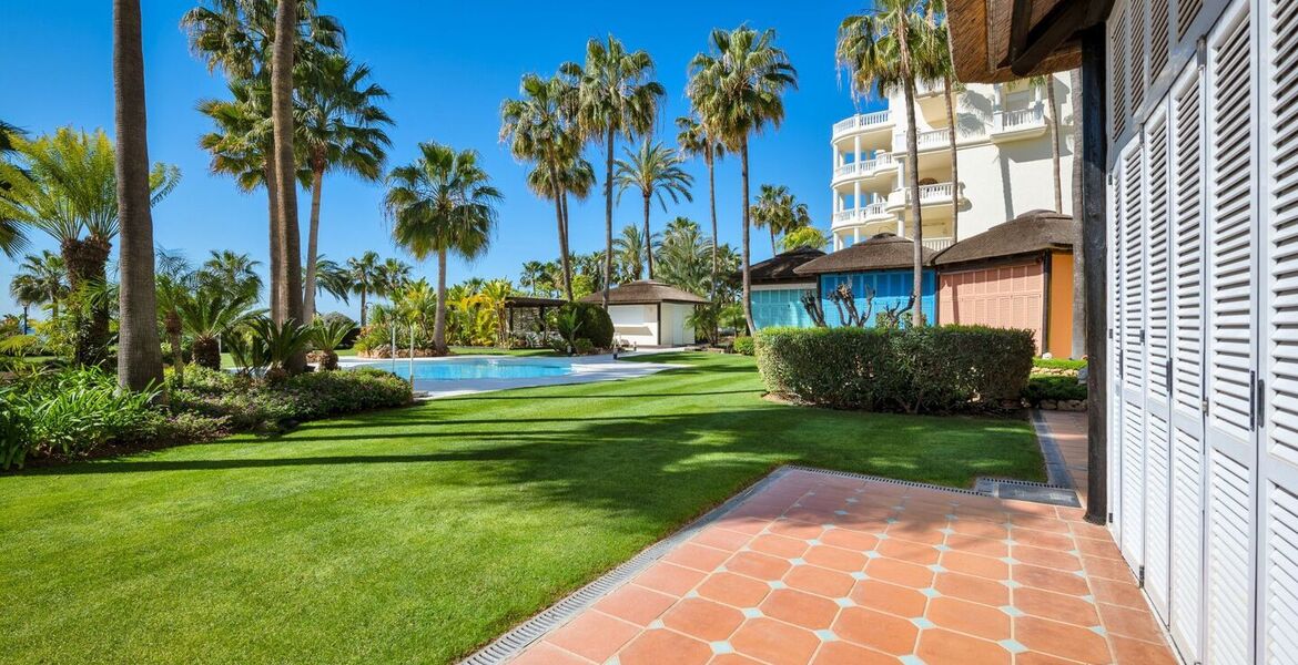 Apartment for sale in Estepona New Golden Mile