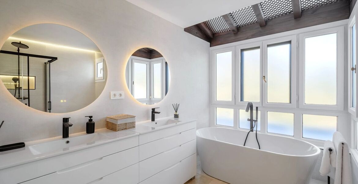 Ático dúplex de lujo frente al mar en venta