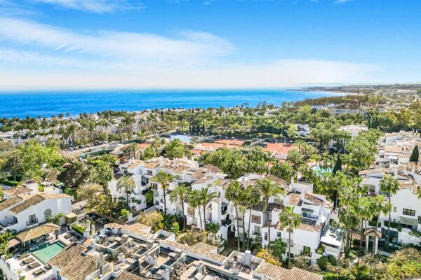 Ático dúplex en venta en Marina Puente Romano