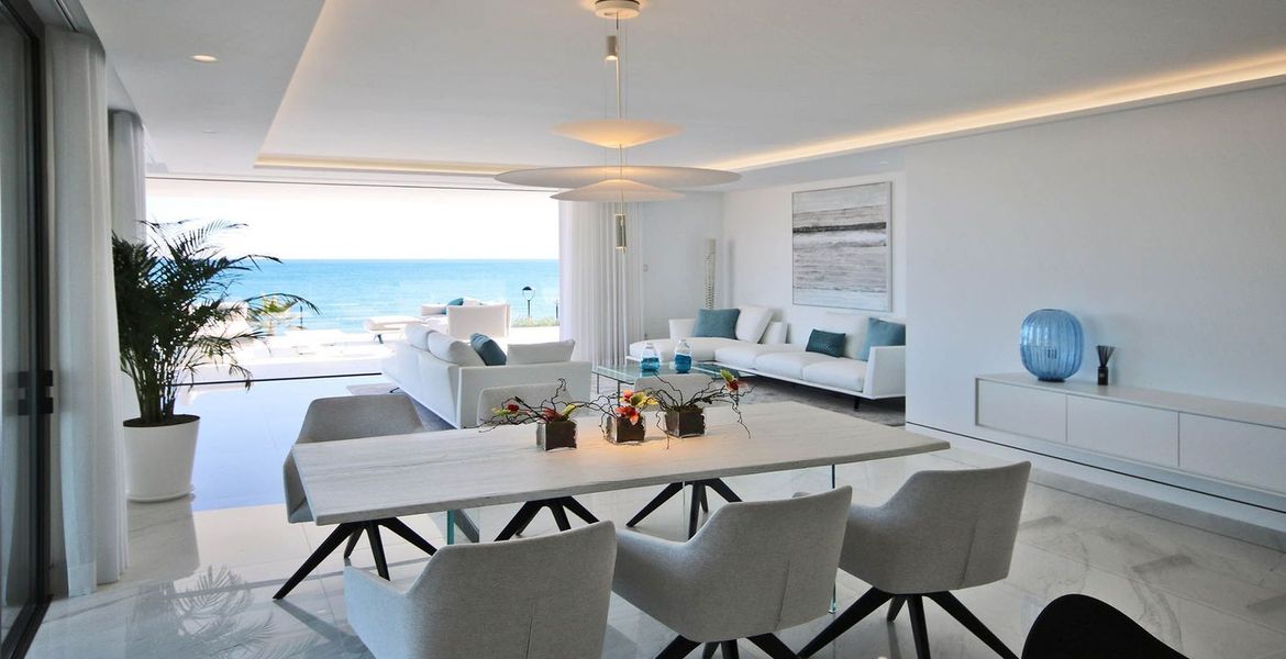 APARTMENT First line of the Mediterranean Sea 